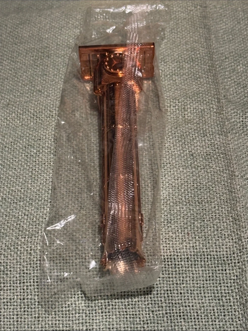 Avon shiny gold